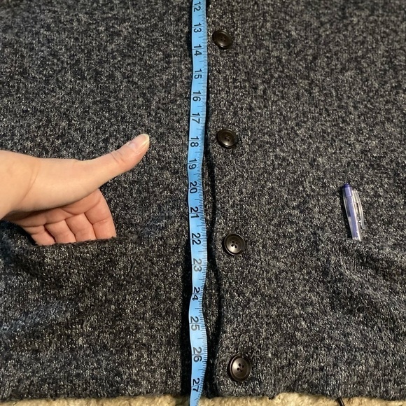 Hollister Woman’s Long Grey Sleeved  Cardigan Sweater (Medium) - Picture 12 of 12